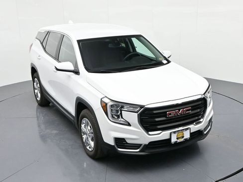 Used 2024 GMC Terrain SLE image 14