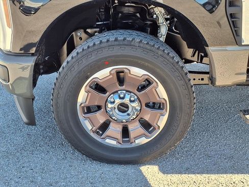 New 2026 Ford F350 King Ranch w/ FX4 Off-Road Package image 24