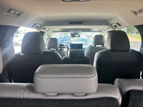 New 2026 Toyota Sienna XLE FWD image 34