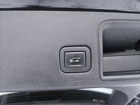 Certified 2022 GMC Terrain SLE w/ Driver Convenience Package image 14