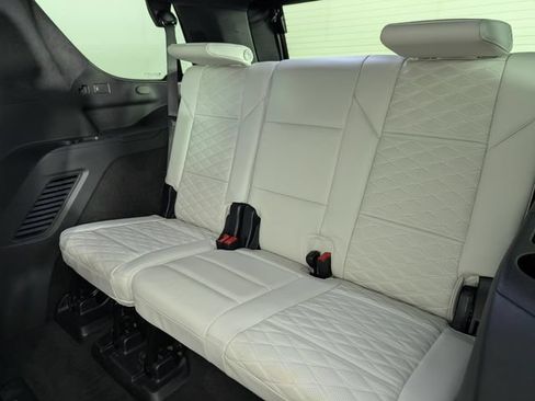 Used 2025 Cadillac Escalade Sport Platinum w/ LPO, Floor Liner Package AWD/4WD image 18