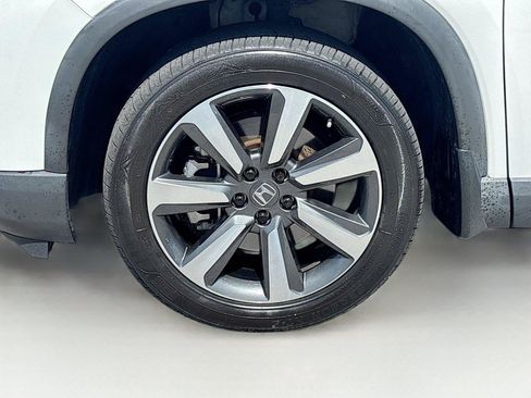 Certified 2024 Honda Pilot Touring image 38