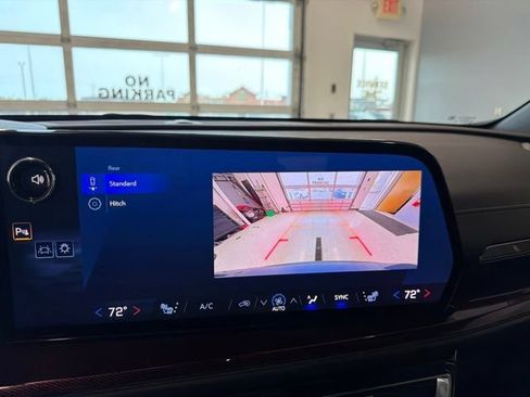 Used 2025 Chevrolet Traverse Z71 w/ LPO, Floor Liner Package AWD/4WD image 4