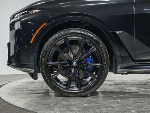 Used 2024 BMW X7 xDrive40i w/ Executive Package image 3