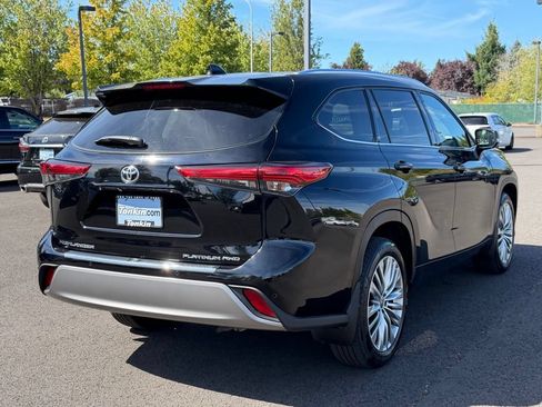 Used 2022 Toyota Highlander Platinum AWD/4WD image 8