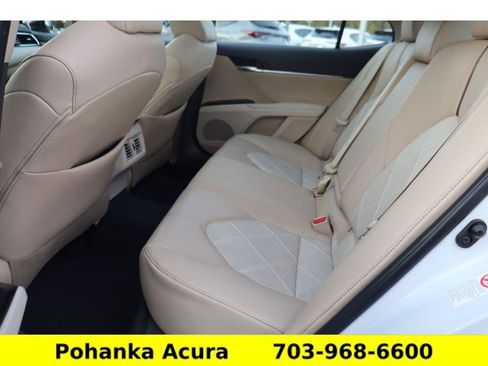 Used 2018 Toyota Camry XLE image 27