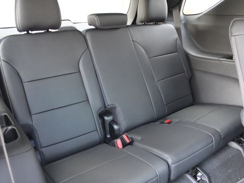 New 2026 Chevrolet Traverse LT image 17