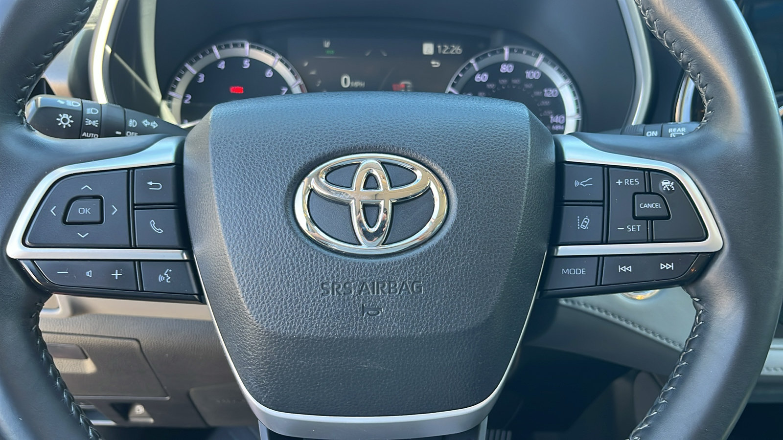 Used 2022 Toyota Highlander XLE FWD image 15
