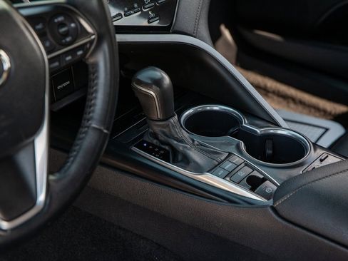 Used 2020 Toyota Camry XSE image 14