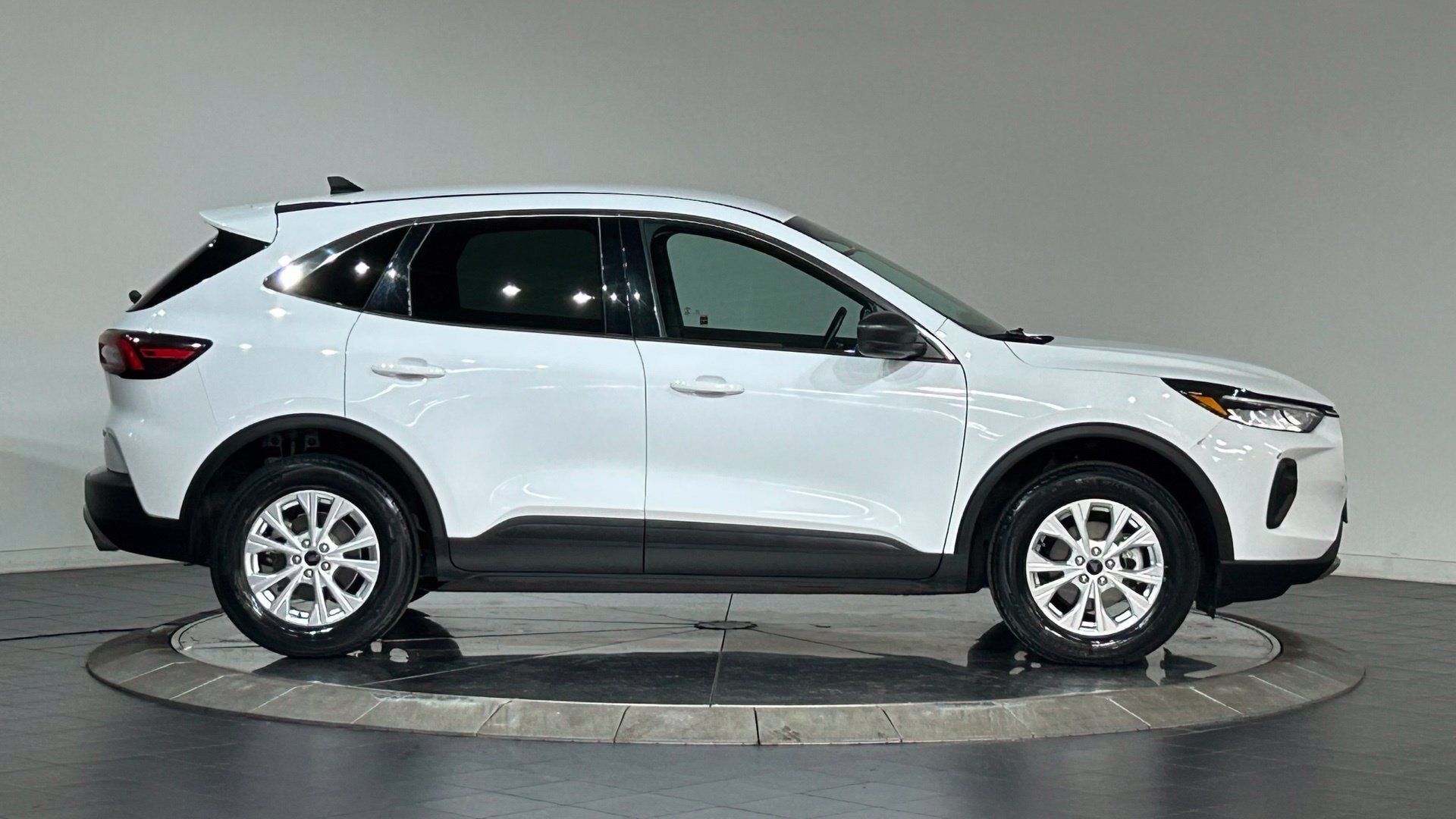 Used 2024 Ford Escape Active AWD/4WD image 11
