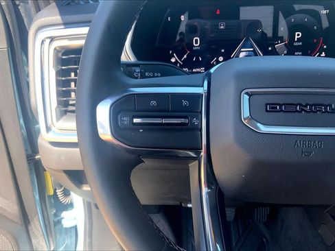 Used 2025 GMC Canyon Denali AWD/4WD image 23
