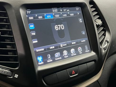 Used 2014 Jeep Cherokee Limited w/ Luxury Group image 26