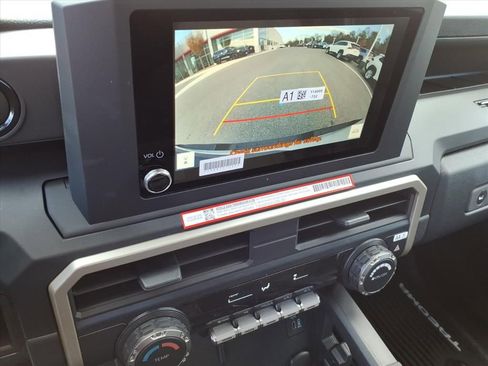 Used 2025 Toyota Tacoma SR image 19