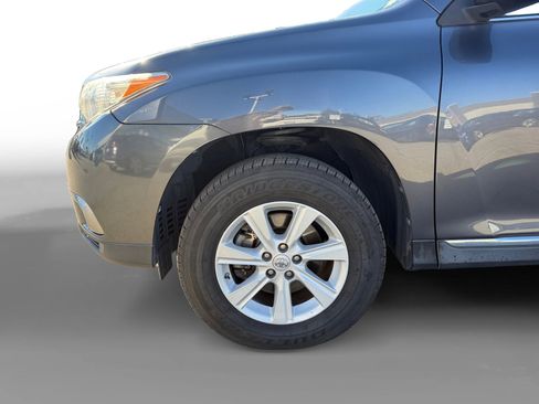 Used 2013 Toyota Highlander Plus image 9