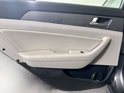 Used 2017 Hyundai Sonata Base image 26