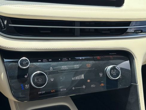 Used 2023 INFINITI QX60 Luxe w/ Performance Audio Package FWD image 22