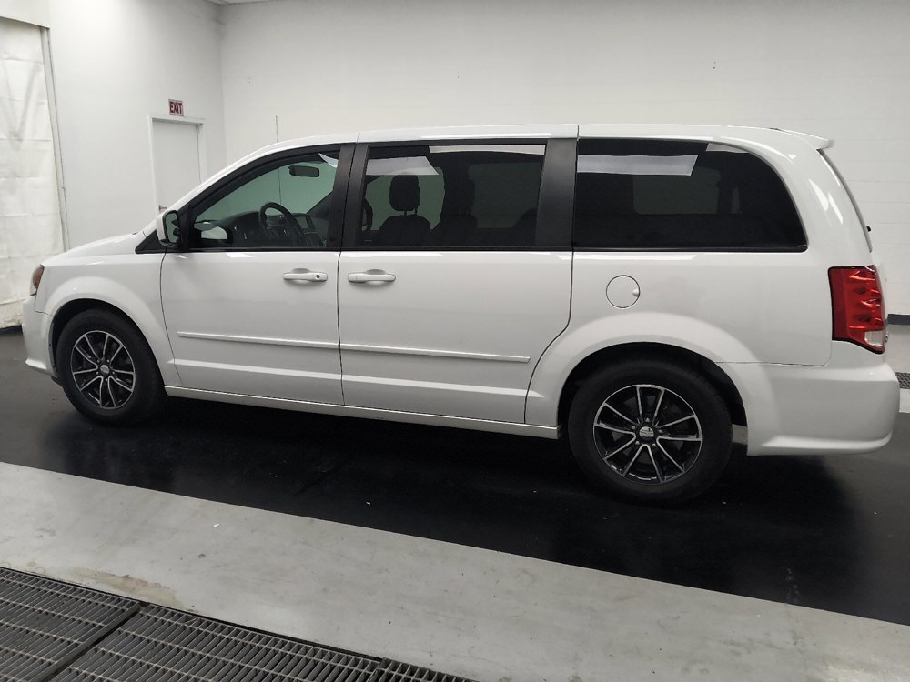 Used 2016 Dodge Grand Caravan SXT FWD image 3