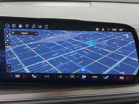 Used 2025 Chevrolet Suburban Z71 image 24