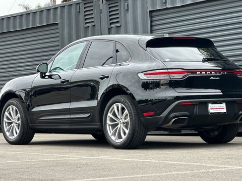 Used 2025 Porsche Macan AWD image 3