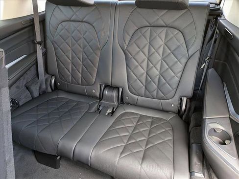 New 2026 BMW X7 xDrive40i image 16