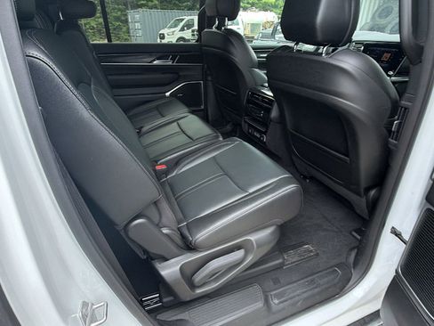 Certified 2024 Jeep Wagoneer L 4WD image 21