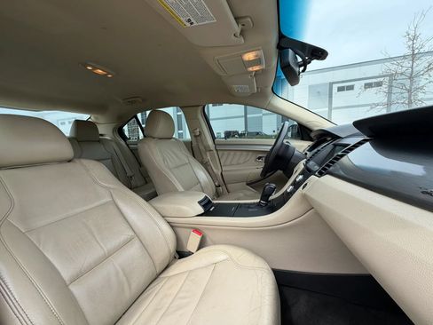 Used 2017 Ford Taurus SEL w/ Equipment Group 201A FWD image 19