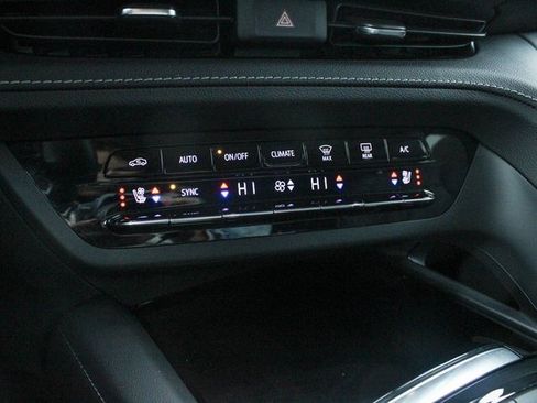 Used 2023 Buick Envision Avenir image 21