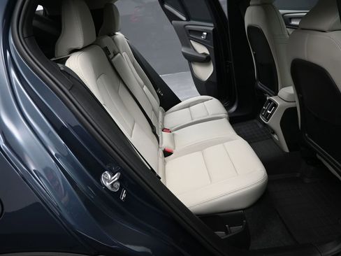 New 2026 Volvo XC40 B5 Ultra w/ Climate Package AWD/4WD image 19