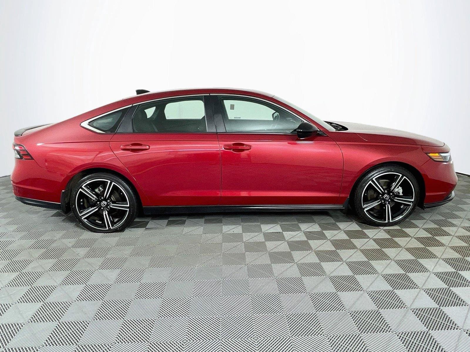Used 2025 Honda Accord Sport image 12