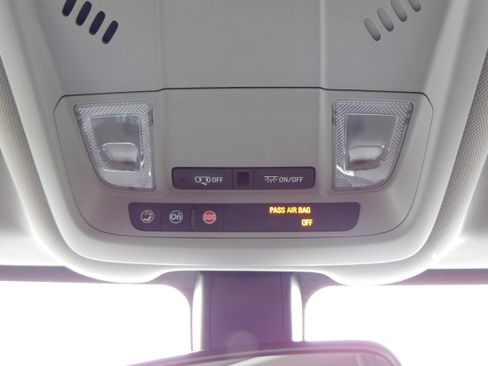 Used 2018 Chevrolet Equinox LT image 28