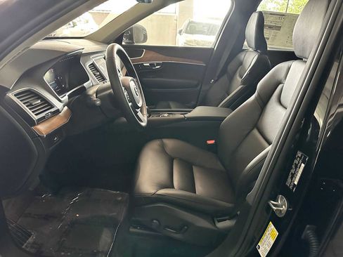 Used 2023 Volvo XC90 B6 Core w/ Protection Package Premier image 17