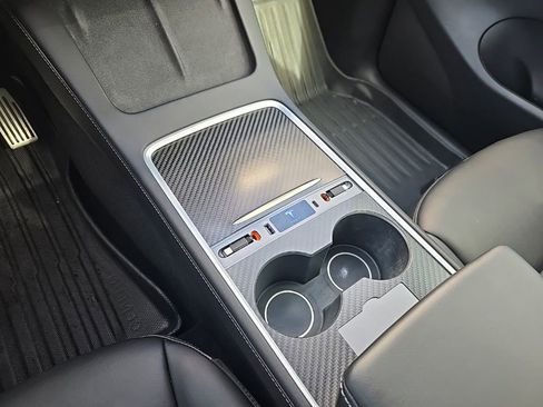 Used 2021 Tesla Model Y Long Range image 20