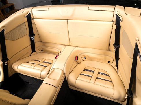 Used 2011 Ferrari California image 14