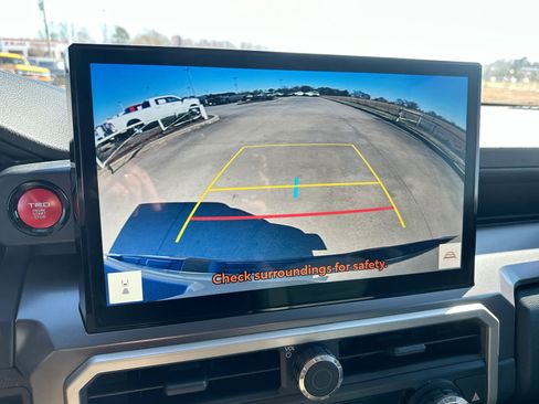 Used 2024 Toyota Tacoma TRD Sport image 17