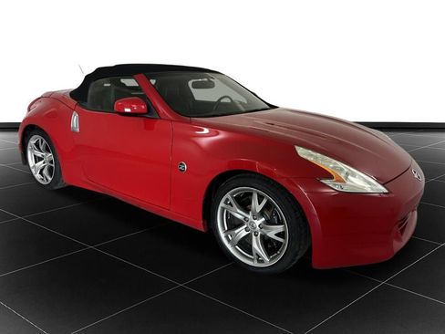 Used 2010 Nissan 370Z Touring w/ Sport Pkg RWD image 7