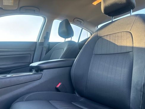 Certified 2025 Nissan Altima 2.5 SV FWD image 38