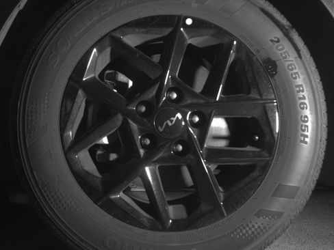 Used 2025 Kia K5 LXS image 12