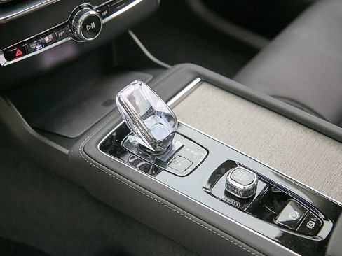 New 2025 Volvo XC90 B6 Ultra w/ Protection Package image 17