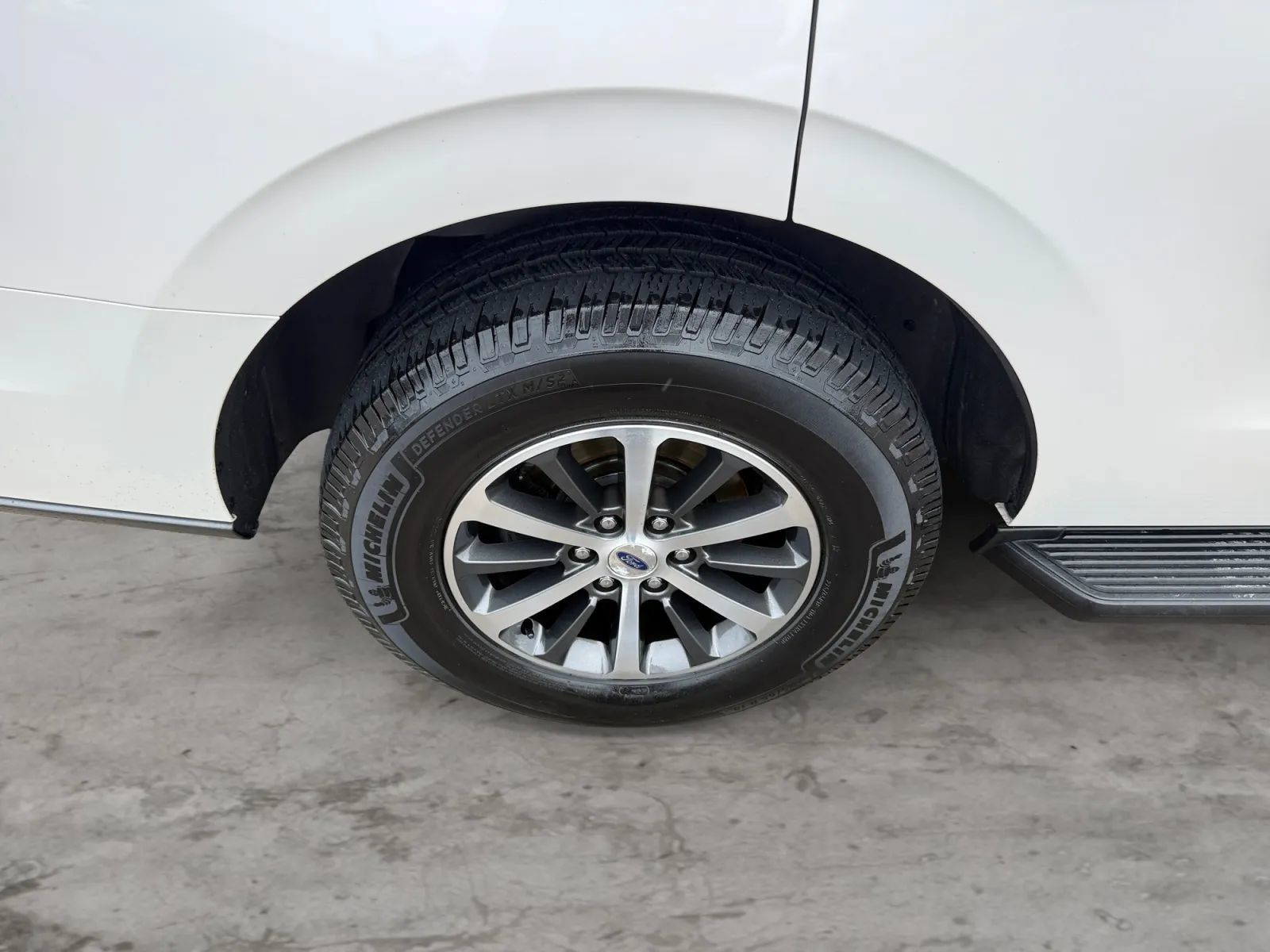 Used 2018 Ford Expedition XLT w/ Equipment Group 201A AWD/4WD image 45