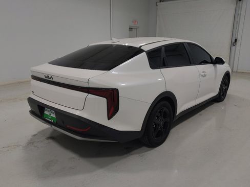 Used 2025 Kia K4 LXS image 9