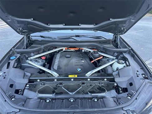 Used 2025 BMW X5 xDrive50e image 37