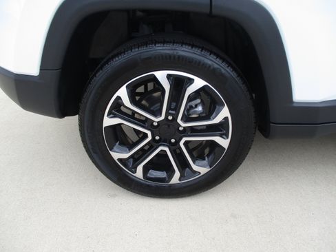 Used 2024 Jeep Compass Limited AWD/4WD image 13