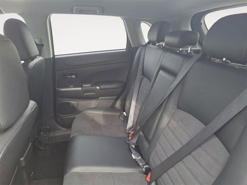 Used 2024 Mitsubishi Outlander Sport SE image 13