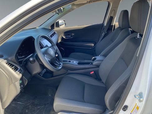 Used 2022 Honda HR-V EX image 9