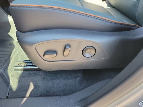 New 2026 GMC Acadia AT4 w/ LPO, Floor Liner Package AWD/4WD image 14