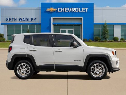 Used 2023 Jeep Renegade Latitude AWD/4WD image 8