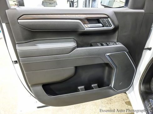 Used 2025 GMC Sierra 1500 SLT image 19