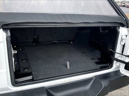 Used 2023 Jeep Wrangler Sport image 31