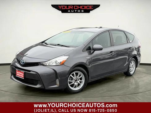 Used 2017 Toyota Prius V Five image 1