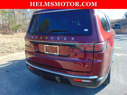 Certified 2025 Jeep Wagoneer 4WD image 17